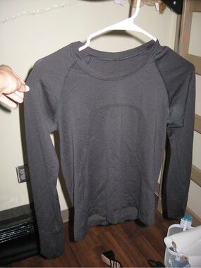Black Long Sleeve Crewneck Top
